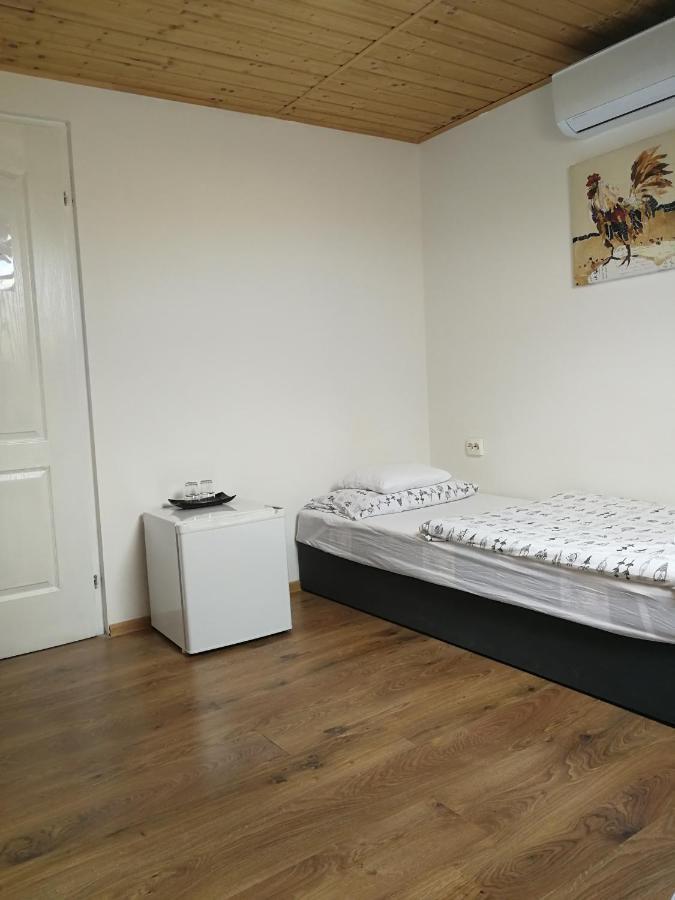 Manoka Guest House Mogyoród エクステリア 写真