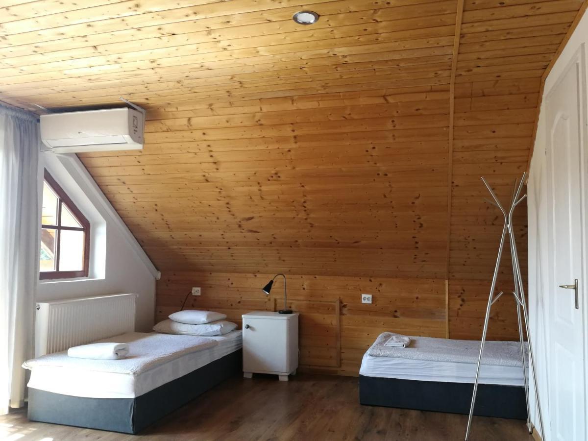 Manoka Guest House Mogyoród エクステリア 写真