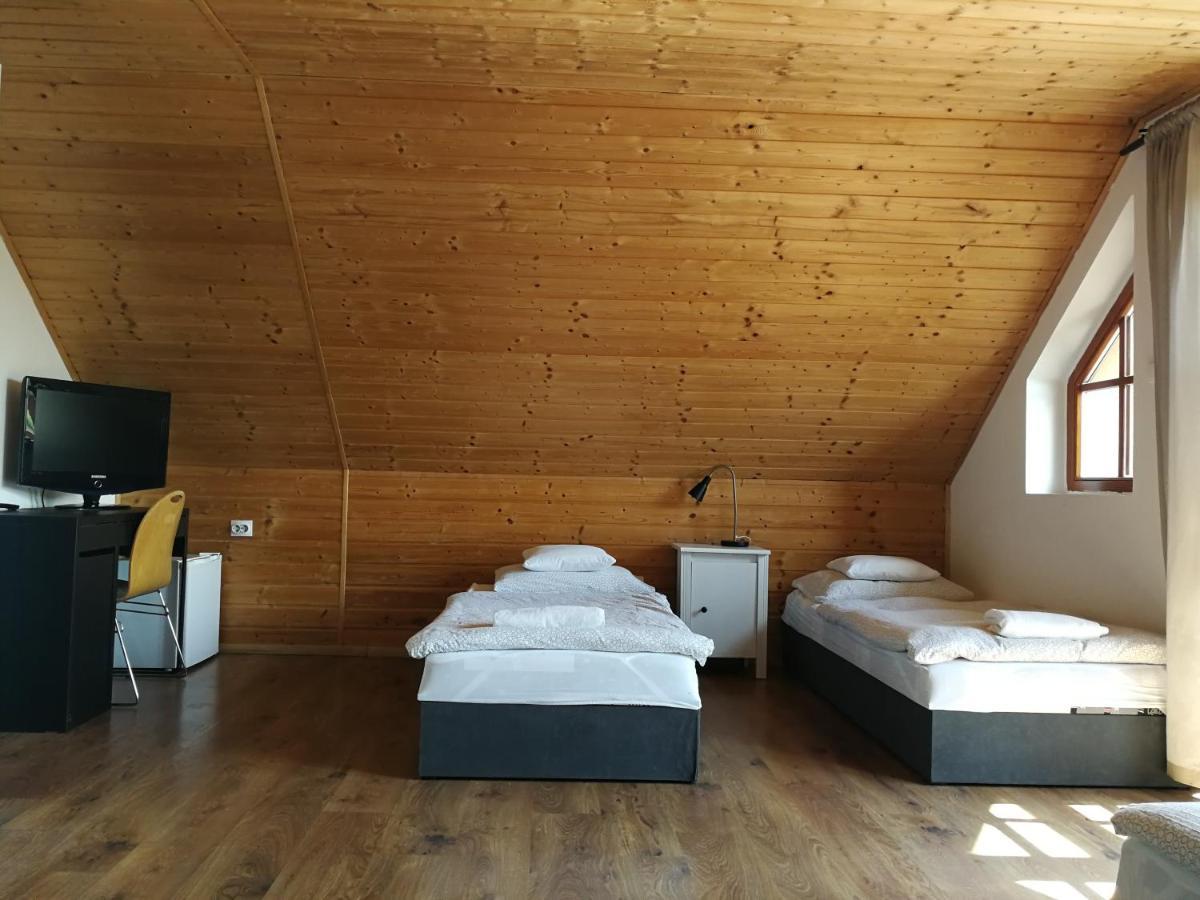 Manoka Guest House Mogyoród エクステリア 写真